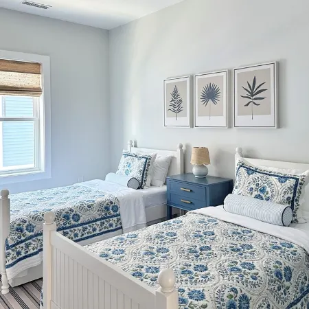 Brand new townhome, oceanside, steps from the beach, ocean view, parking garage