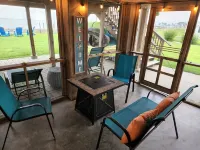 Relax & Renew in a WATERFRONT Cottage , private pier, kayaks, fishing, wineries.