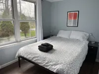 Beautiful 7 Bedroom home on family farm, perfect for a large group Hotels in Fallsburg