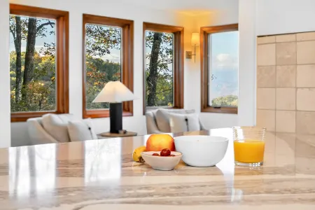 Amazing Mountain Views Hot Tub Dog Friendly Отели в г. Данс Рок