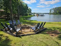 Fishing & Fun!FamiLee Lakehouse Retreat DogFriendly w-HotTub & BoatDock