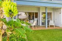 Deluxe Ocean View Ground Floor.... Renovated ..Walk to the Hyatt and Beach...A/C Hotel in zona Shipwreck Beach