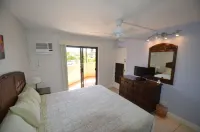 Maui Sunset B201: Beautiful 2 Bedroom, 2 Bath, Kihei Condo. Sleeps up to Six