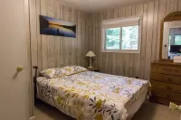 Lakefront Cabin in Poconos Mountain Resort Hotel a Clifton Township