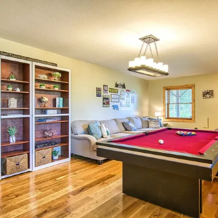 Breath-taking long-range views nestled in the heart of the Great Smoky Mountains