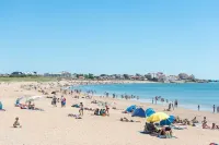 Villa Seaside- Jaccuzzi Beach 200 m Walk !