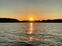 lake close Hotels in Center Township