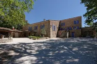Nice studio 1 pool, terrace overlooking vineyards, quiet and comfortable Cascade du Latay附近的飯店