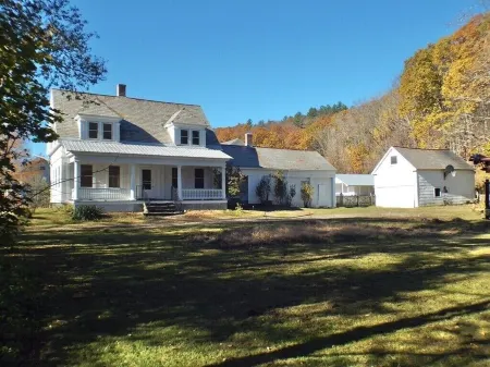 Come Stay with us and Witness the Majesty of Our Mountain Foliage.