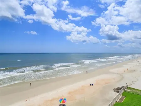 DIRECT OCEANFRONT - TOP TWO FLOORS - LUXURY TOWNHOUSE - THE PELICAN Отели в г. Нью Смирна Бич