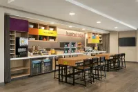 Home2 Suites by Hilton Quebec City, QC - breakfast