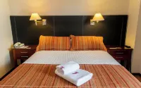 Hotel Augustus Отели рядом с достопримечательностью «Plaza Belgrano»