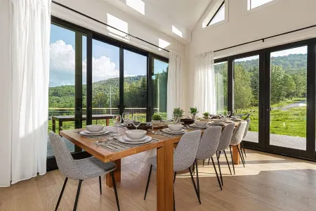 SOL® Catskills Mnt view, Sauna, Hot Tub, Fire Pit, Min to Plattekill & Belleayre