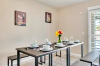 Shalimars Serenity, Spacious Pool with Jacuzzi, Games, Massage Chair, EV Charger - 3성급