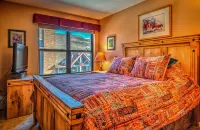 💎GEM IN THE HEART OF BRECK! 💎WALK TO EVERYTHING!