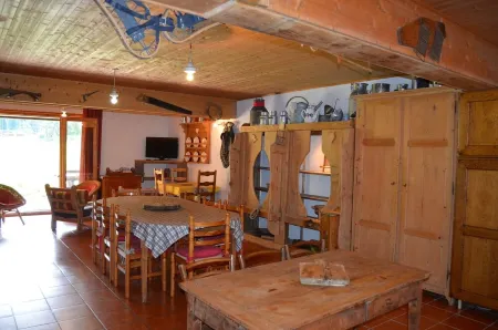 Apartment for 10 people in a renovated farmhouse - Chatel Reservation