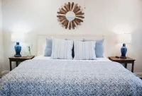 The Milo-ONE block to Campus-newly remodeled-sleeps 4 comfortably