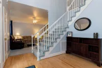 David's Fun House - Sleeps 24. Pool Table, Ping Pong, Piano.5 Bedrooms, 3 Baths