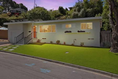 Sunnyside Resort Spa, Beach, Zoo, Arcade