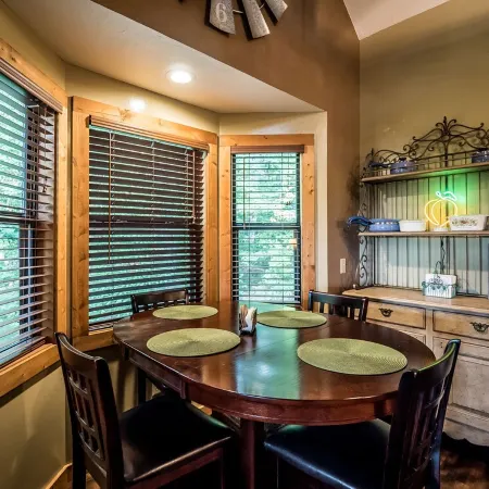 🍁 Huckleberry Cabin - wifi, Fireplace,  fire pit, VIEWS! Only 3 miles To Helen!