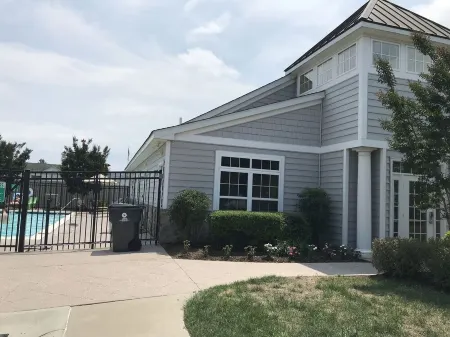 Spacious 4 Bed, 4,5 bath. Pet friendly. Come enjoy Rehoboth! Отели в г. Рехобот-Бич