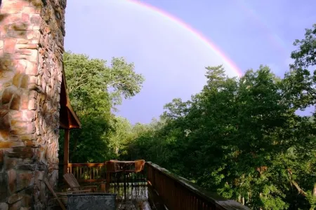 Luxury Lake Cabin by New River Trail w/ Dock/Canoes/Steam Room/Fireplaces...