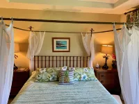 2025 Summer Specials for Waikoloa Beach Villas, 2 Story End Unit!