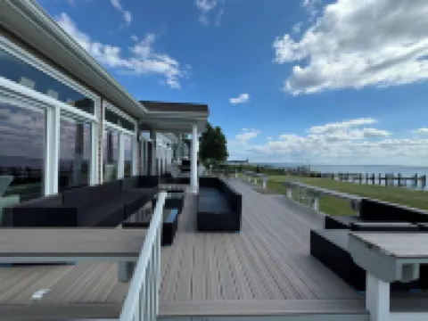 Waterfront Home on the Chesapeake Bay with Pier only 30 min from naval academy