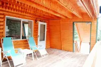 Sleeps 13- 3 Full Bathrooms - Family memories around the FIRE PIT! Hotels in Duck Creek Village