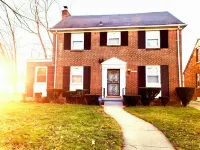 Adorable 3 bedroom with large backyard great for family fun