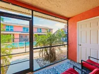 Sandy Feet Retreat - Minutes to Sanibel - Pool - Fast WiFi - Free Parking Hotels in Iona