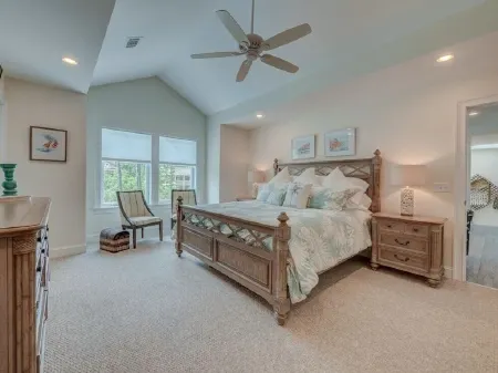 Gorgeous 5 ⭐️ custom home! 5 king suites! FREE Spa Heat, Easy 5min walk to beach