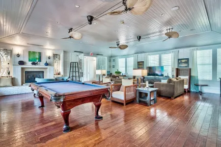Amazing Sandestin Beach House-4 BR 3.5 BA, Golf Cart, Lux Amenities, Discounts