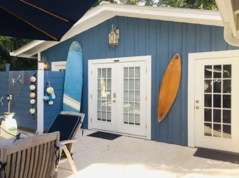 Magical Waterfront Home, Sunsets,Guest House, Beach, Dock, game room, Playground