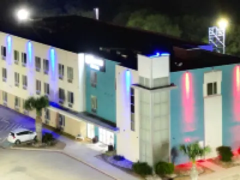 Emblaze Hotel Hotels in Three Rivers