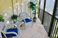 #1 Siesta Key Beach -Super Clean -2 Level Townhouse -2Br/2.5 Bth- 5 Star- 1400sf