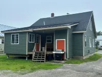 Direct Trail Access! Downtown - Full Home! Ξενοδοχεία στην πόλη Millinocket