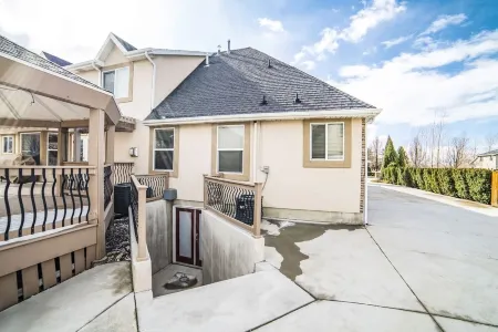 The Pickleball Manor