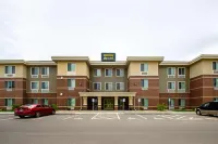 MainStay Suites Madison - Monona فنادق في Monona