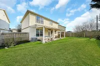 Exquisite Legends Cottage in Spring TX Hotels near Greenheart Printer Solutions