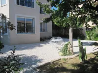 LUXURY T3 WITH GARAGE 150m FROM THE PORT