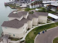 New Waterfront Bungalow Fishermans Paradise 2 Bedroom Home by RedAwning Hotels in Port Isabel