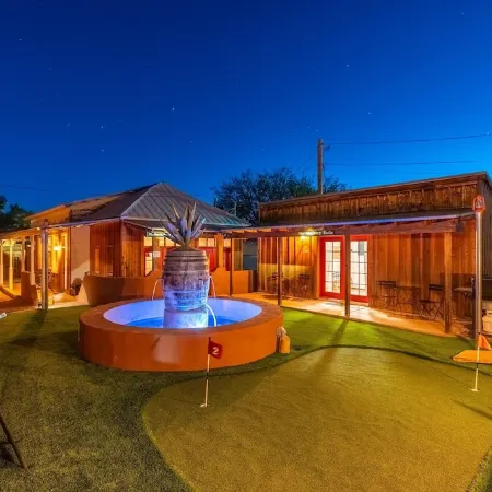 China Mary Inn: "China Mary's" House right on Historic Allen St in Tombstone
