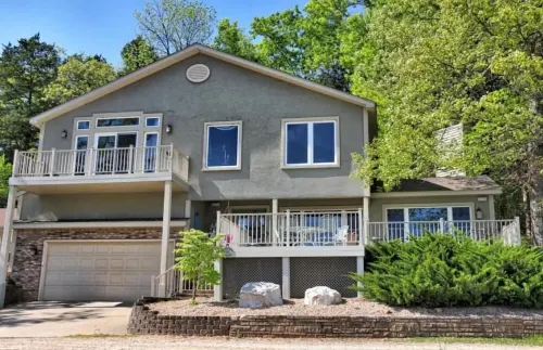 A Little Bit of Heaven on Earth! Hotels in Russell Township