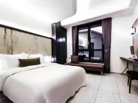 Hotel GMS Hotels near Singil Station