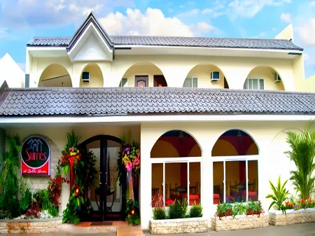 The Suites at Calle Nueva