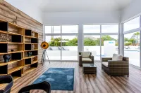 Placid Village Hotels in Lagoa
