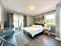 Beachy Getaway Near Newport & Beaches