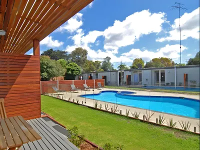 Riverside Ocean Grove Hotels near 12 Apostles Air Adventures