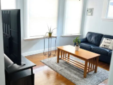 Charming 3-bedroom house in excellent Alameda with AC, WiFi Hotels in Alameda